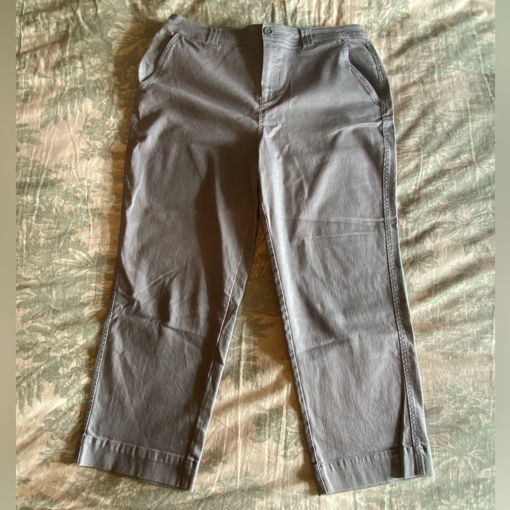 NWOT a new day Blue-Grey Stretch Crop Jeans